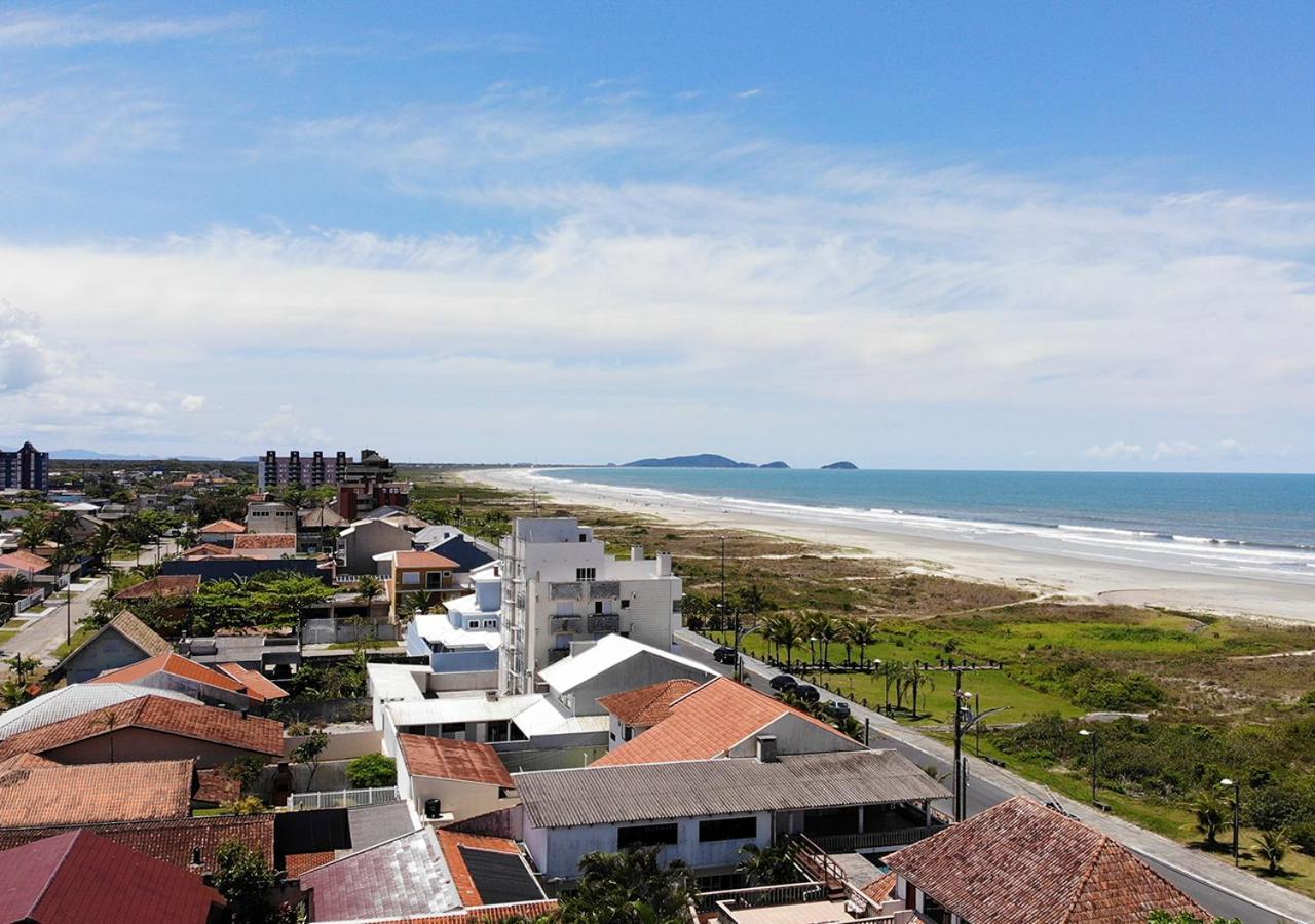 Casa de praia com boa ventilação garagem coberta para 3 carros 50m da praia Vila Boa Fe Exterior foto